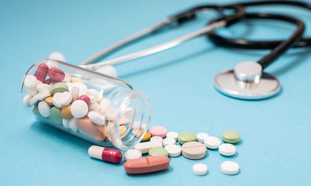 Arrêt du dénosumab : comment prévenir le rebond osseux et le risque de fractures ?