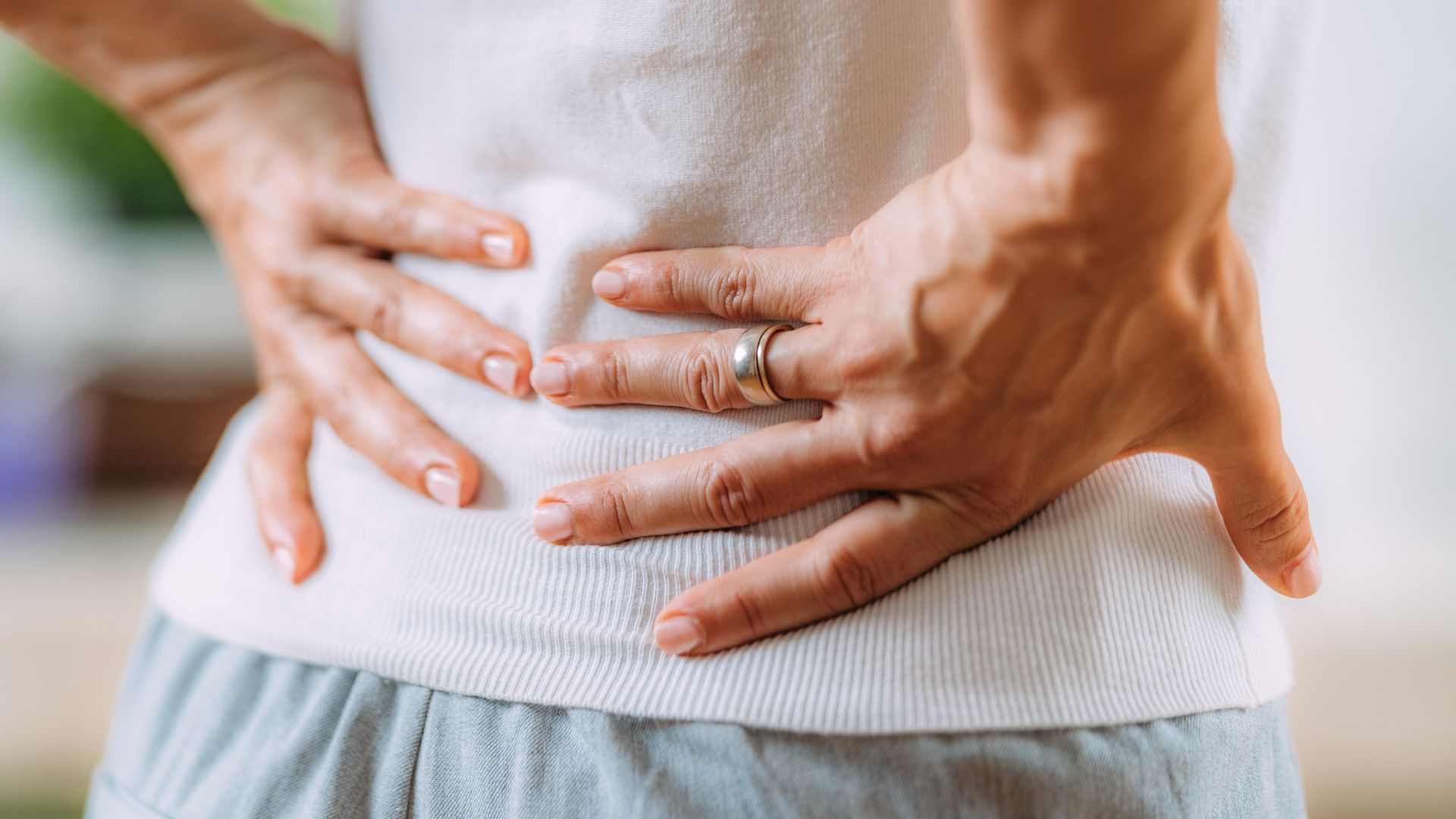 Poussée aiguë de lombalgie à risque de chronicité : l&rsquo;autogestion accompagnée devance la manipulation